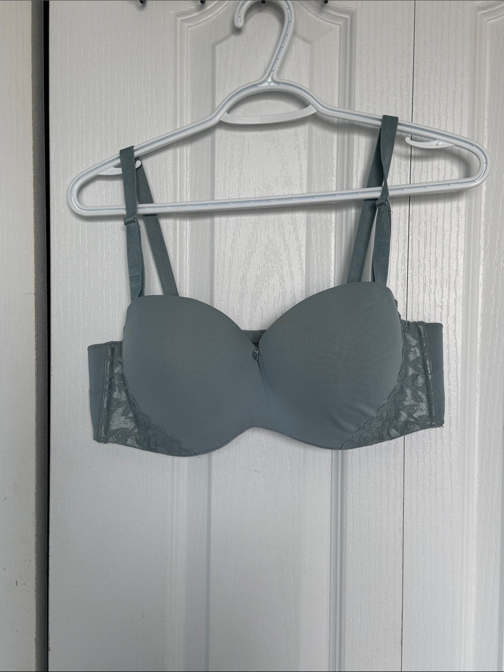 la Vie en Rose Sage Green Memory Foam Strapless Convertible Bra 38D